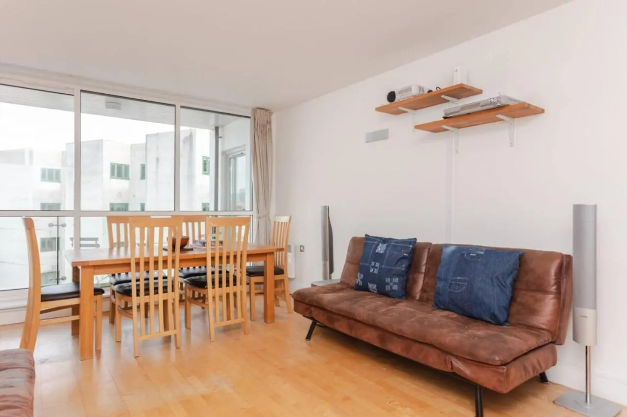 Spacious 2 Bedroom Flat On Bermondsey St London Apartment