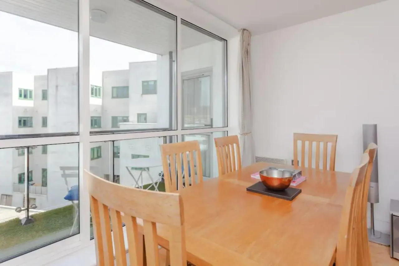 Spacious 2 Bedroom Flat On Bermondsey St London