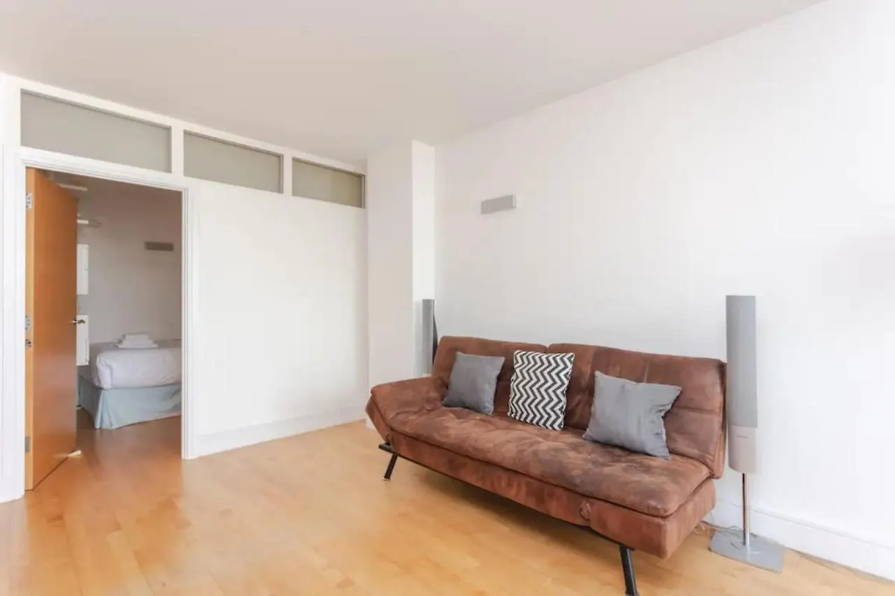 Spacious 2 Bedroom Flat On Bermondsey St London Apartment