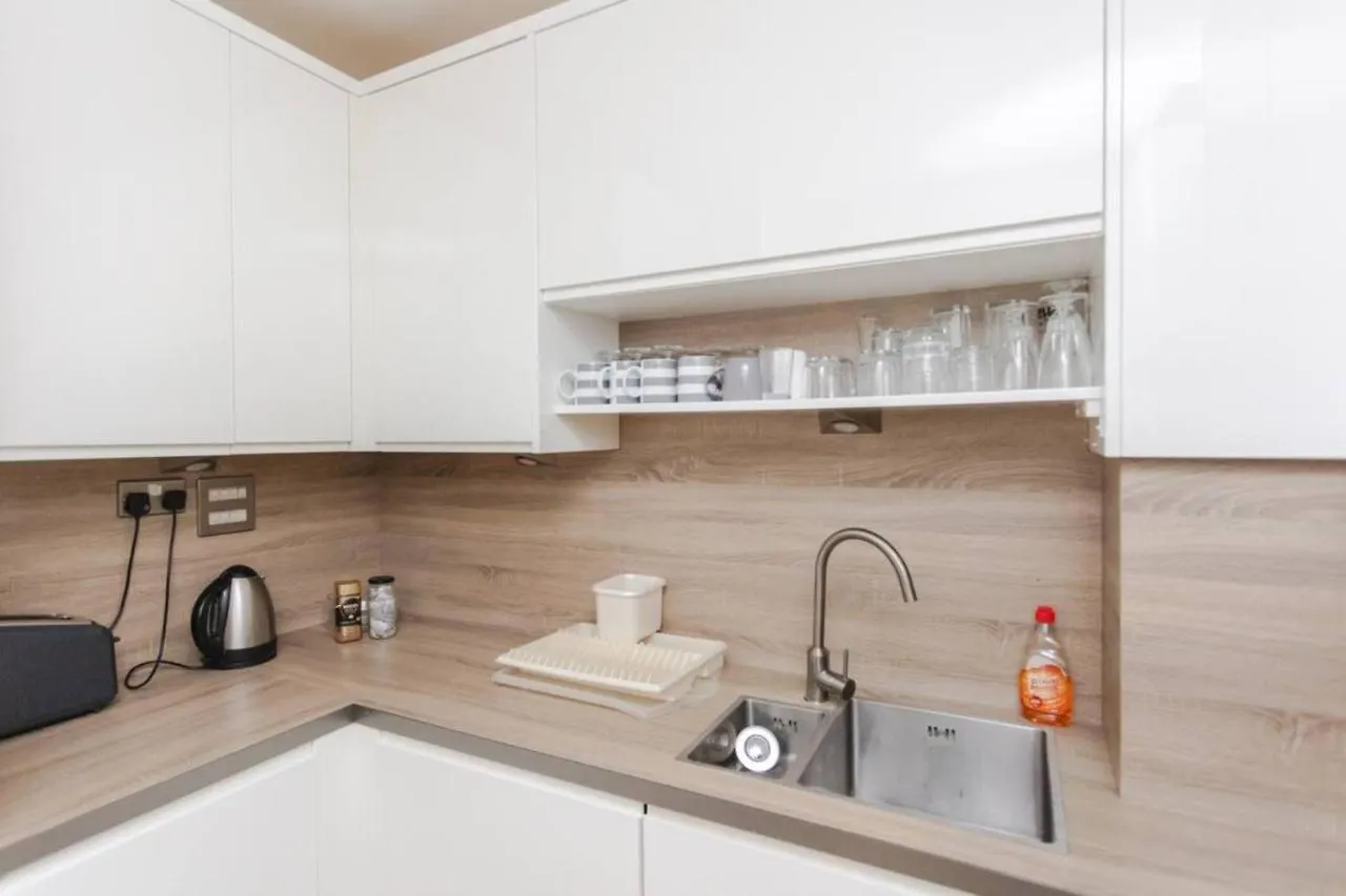 Spacious 2 Bedroom Flat On Bermondsey St London Apartment